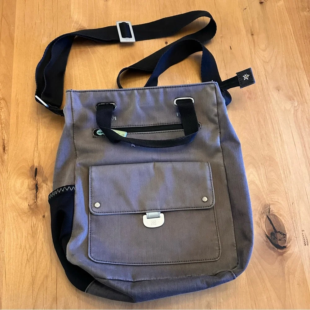 Sherpani Travel Gray Multi Pocket Crossbody Bag